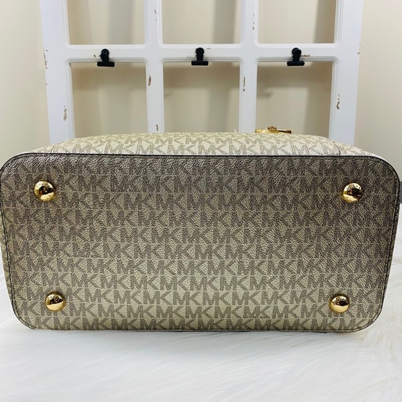 MK Signature Logo Large Tote - Picture 6 of 8